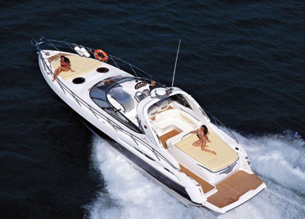 motor yacht charter cranchi 42