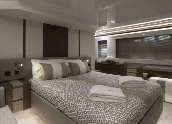 vip cabin motor yacht pearl 65