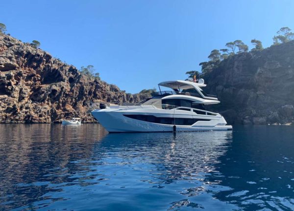 motor yacht charter galeon 640 fly mallorca