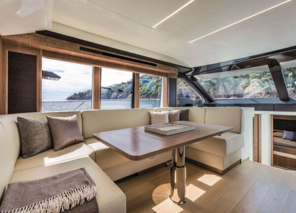 lounge motor yacht absolute 52 fly ht 2019