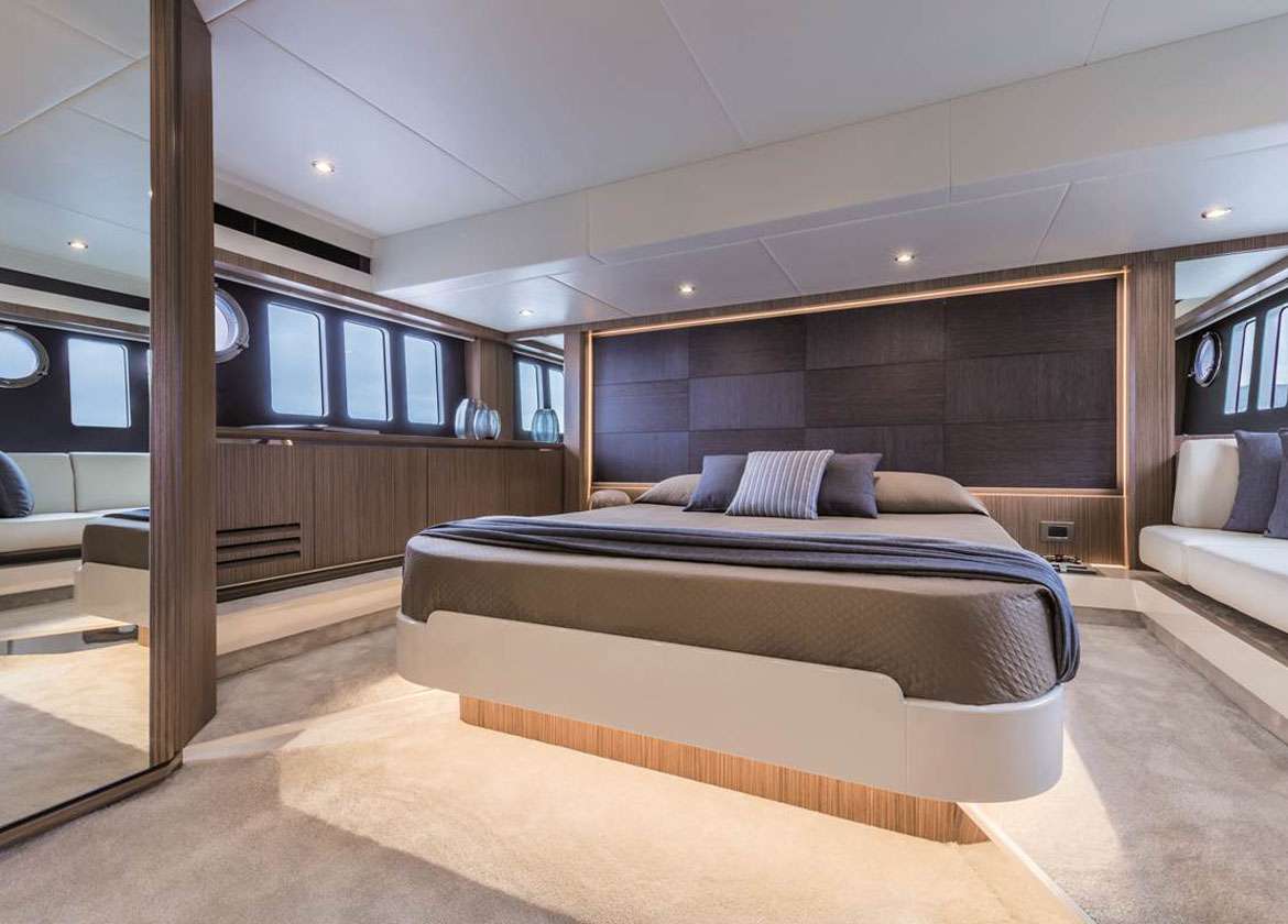 VIP Kabine Motoryacht absolute 52 fly ht 2019