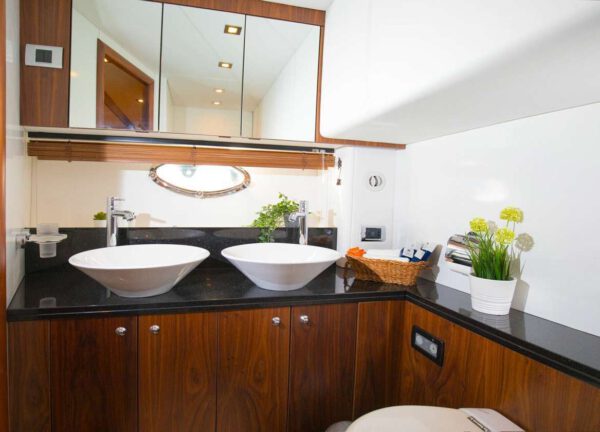 bathroom motor yacht sunseeker manhattan 66 mediterrani