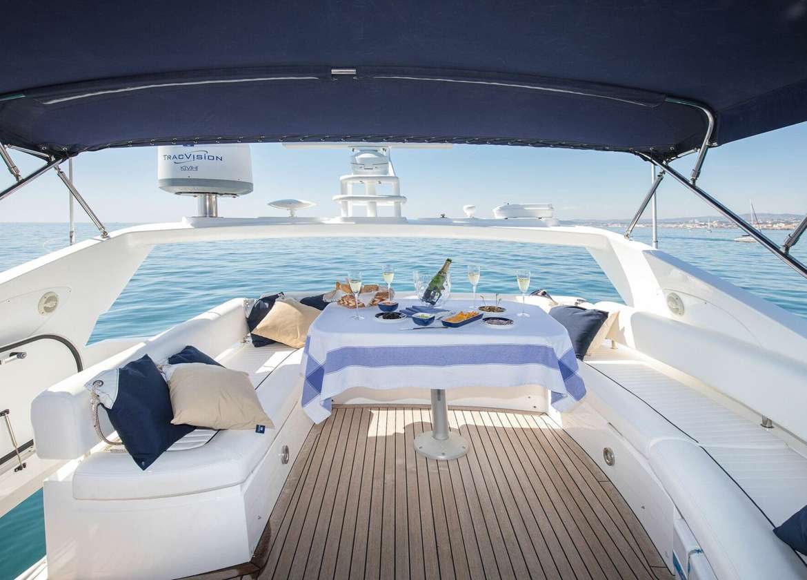 Flybridge Motoryacht sunseeker manhattan 66 mediterrani