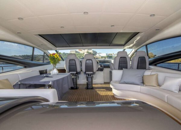 lounge motor yacht charter pershing 62 ibiza