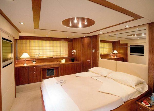 master cabin motor yacht sunseeker manhattan 66 mediterrani mallorca