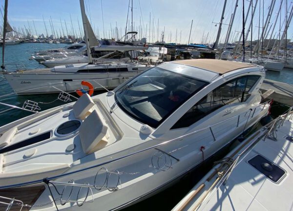 motor yacht cranchi m44 ht mallorca mb charter