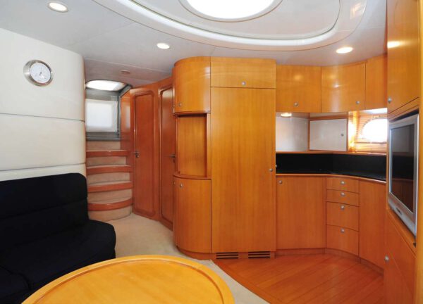 lounge motor yacht charter baia azzurra 63 mallorca