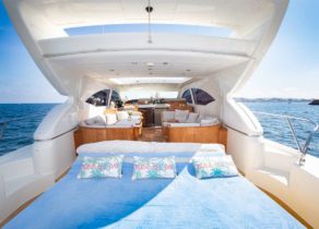 deck Motoryacht charter mangusta 72 thats amore Mallorca