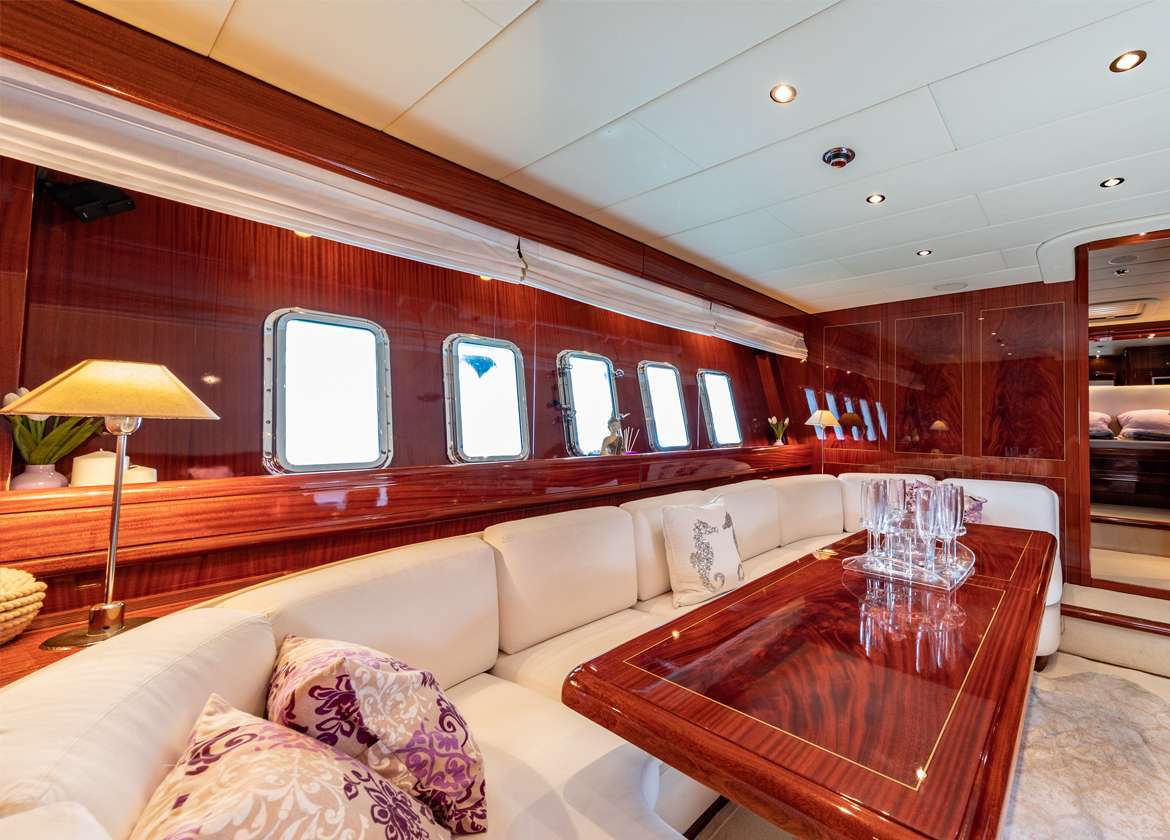 lounge motor yacht charter mangusta 72 thats amore