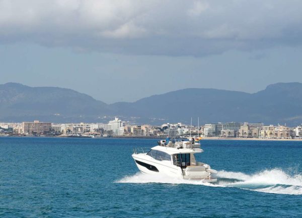 charter motor yacht prestige 420 fly