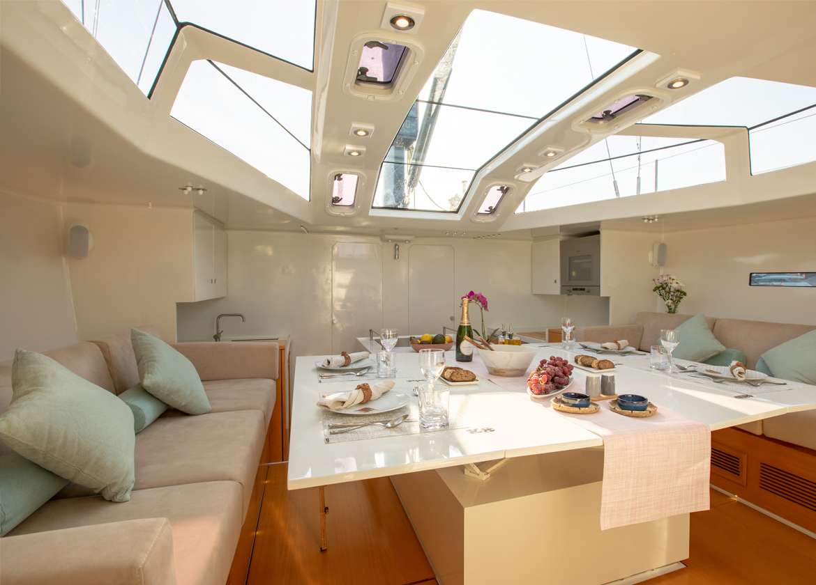 Lounge Segelyacht vismara marine 62 miyabi