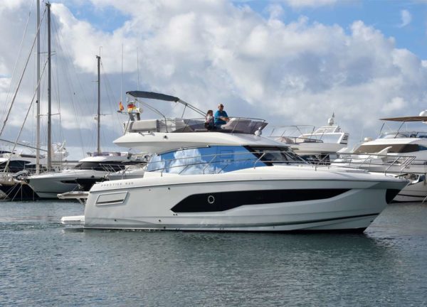 motor yacht prestige 420 fly mallorca charter