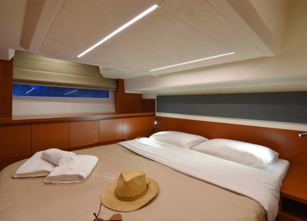 vip cabin motor yacht prestige 420 fly