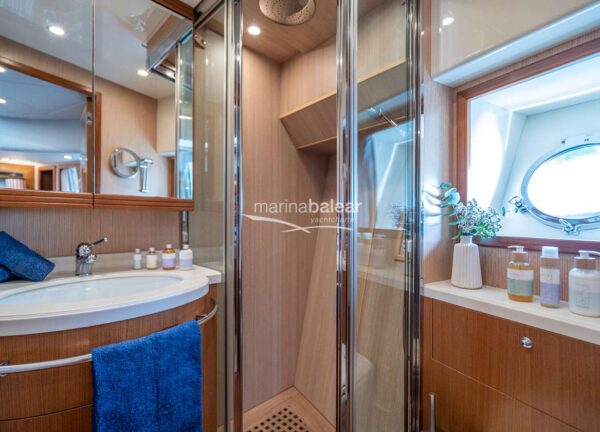 bathroom motor yacht apreamare maestro 65 trabucaire balearics