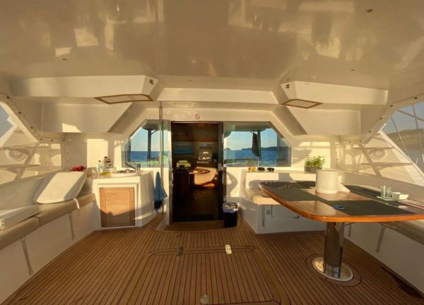 cockpit catamaran privilege 615 audaz balearic islands