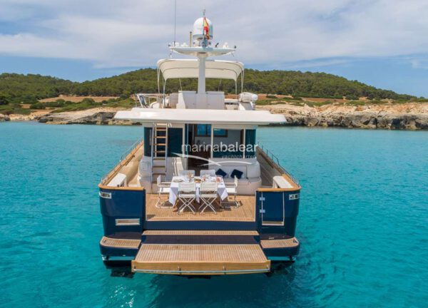 rear motor yacht apreamare maestro 65 trabucaire