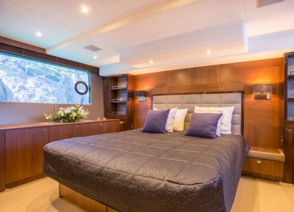 vip cabin motor yacht princess 64 mio barco