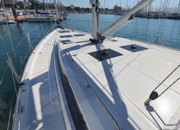 upperdeck sailing yacht bavaria c45 style