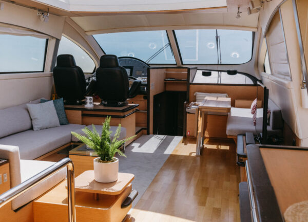 charter yacht aicon72sl manzanosII salon