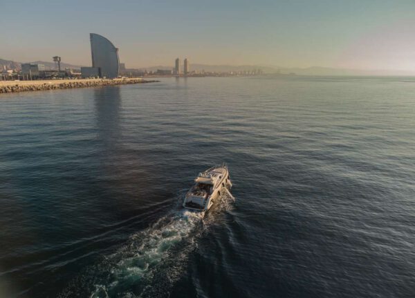 drone motor yacht azimut 68s manzanos charter