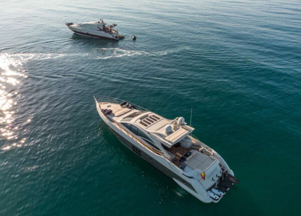 motor yacht azimut 68s manzanos charter drone