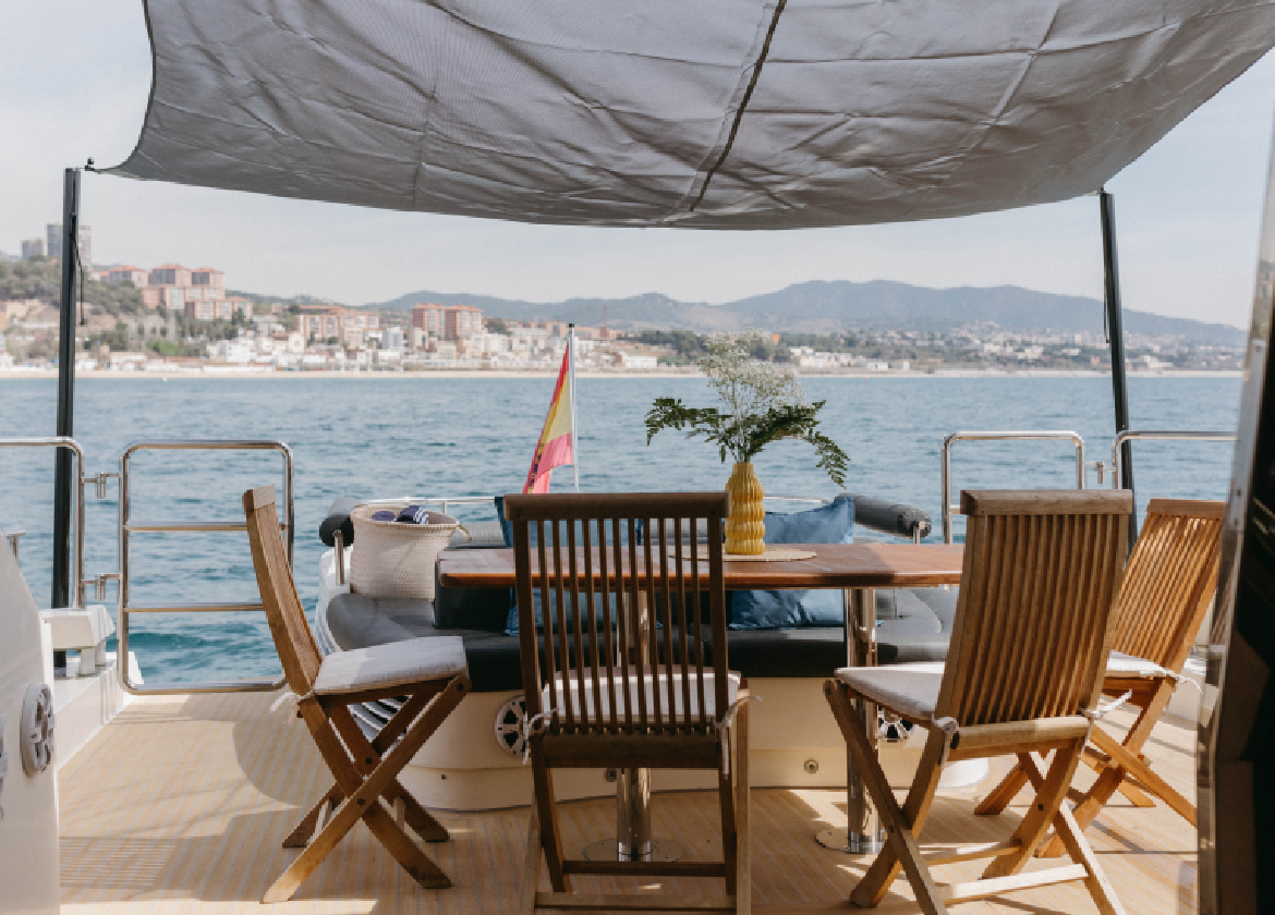 yacht aicon72sl manzanosII charter Lounge