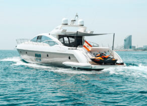 yacht charter azimut86S cruising