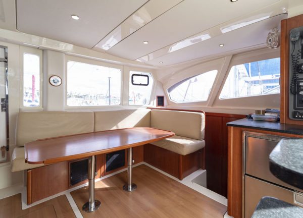 salon catamaran leopard 444