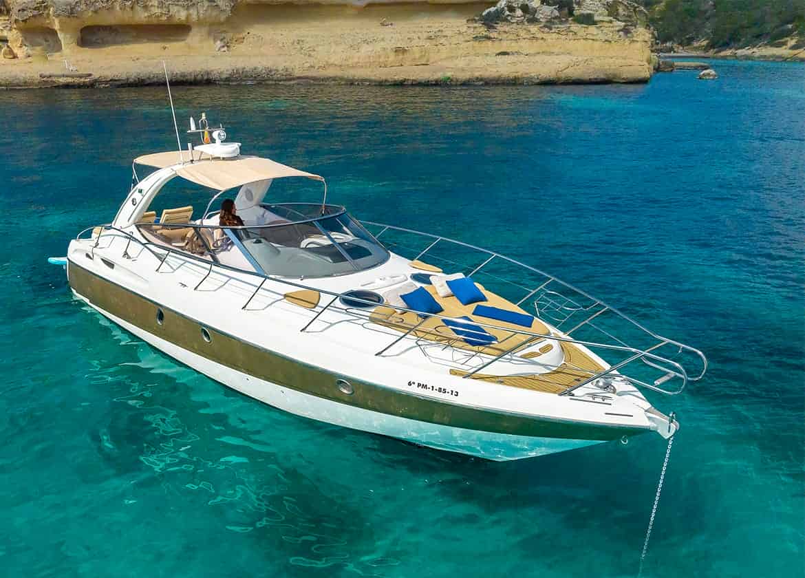 yacht charter cranchi41 extasea anchor