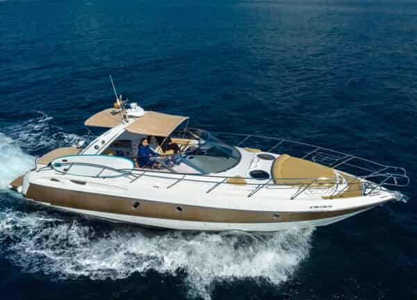 yacht charter cranchi41 extasea cruising