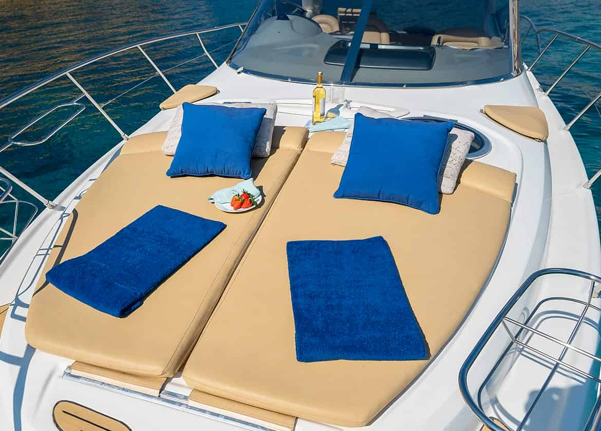 yacht charter cranchi41 extasea sunLoungers