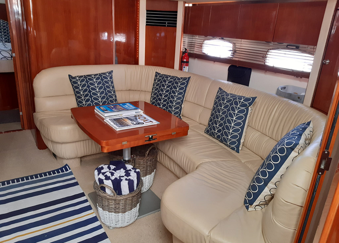 saloon fairline targa 52 lady g charter yacht Mallorca