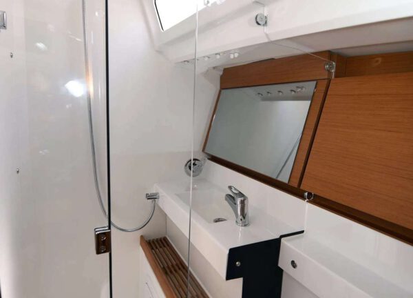 bathroom sailing yacht sun odyssey 440 rebelezza mallorca