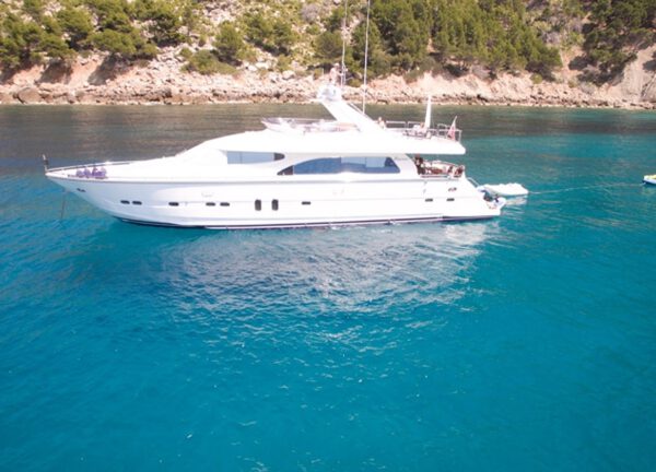 charter motor yacht elegance 78 vivace mallorca