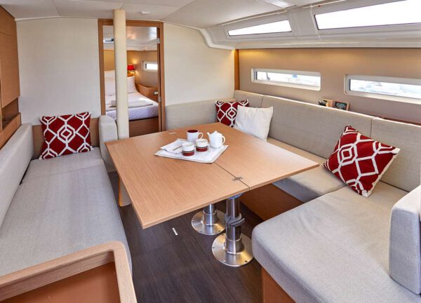 lounge sailing yacht sun odyssey 410 naoussa balearics