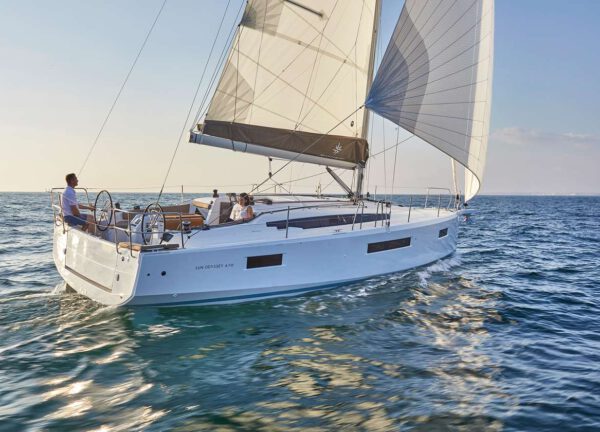 sailing yacht sun odyssey 410 naoussa charter