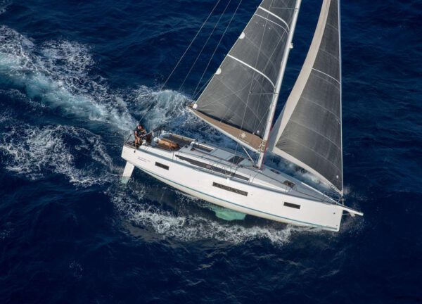 sailing yacht sun odyssey 410 naoussa charter balearic islands