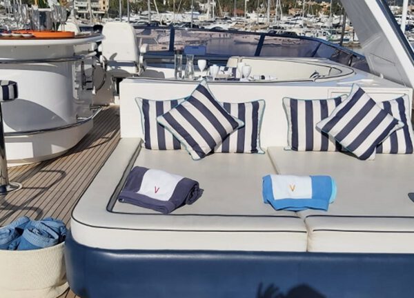 sunbeds motor yacht elegance 78 vivace mallorca