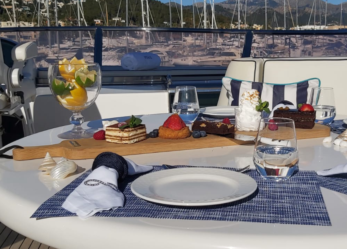 yacht elegance 78 vivace Mallorca food