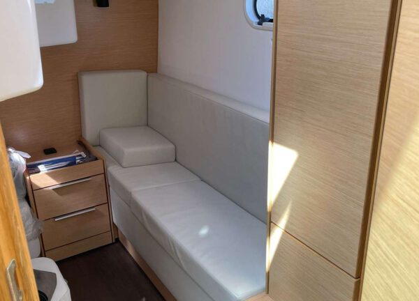 cabin motor yacht bavaria s33 open sunrise i mallorca