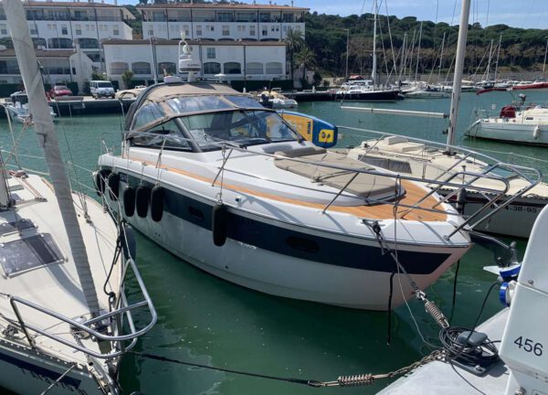 motor yacht bavaria s33 open sunrise i charter