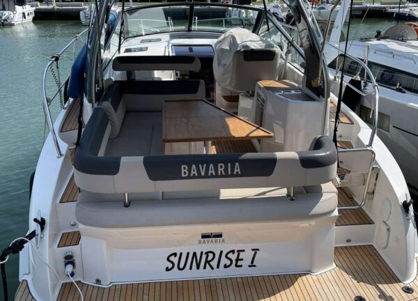 rear yacht bavaria s33 open sunrise i