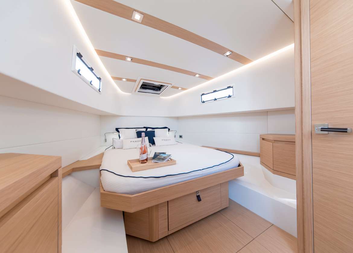 vip cabin motor yacht pardo 38 soho 1 mallorca