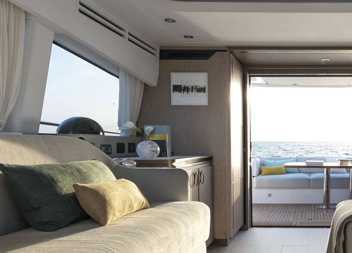 Lounge yacht azimut 53 Mallorca