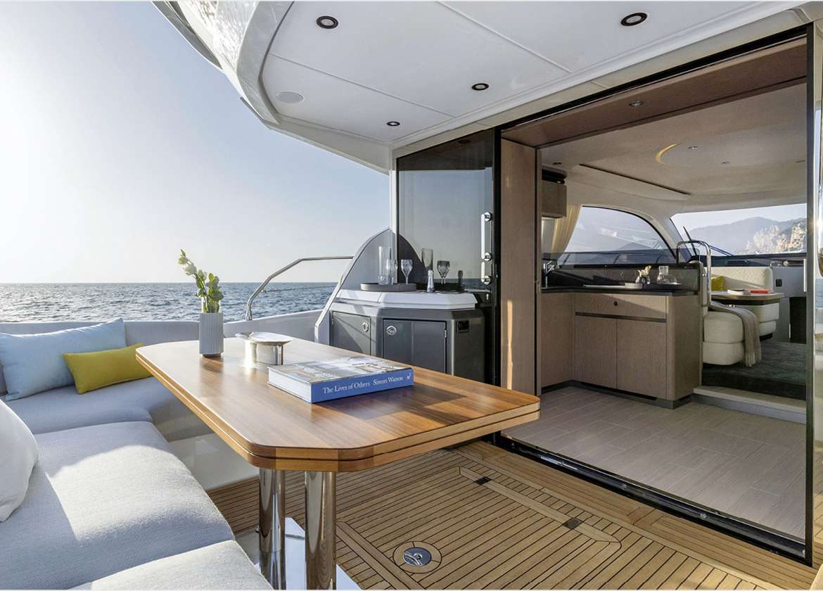 upperdeck motor yacht azimut 53 mallorca