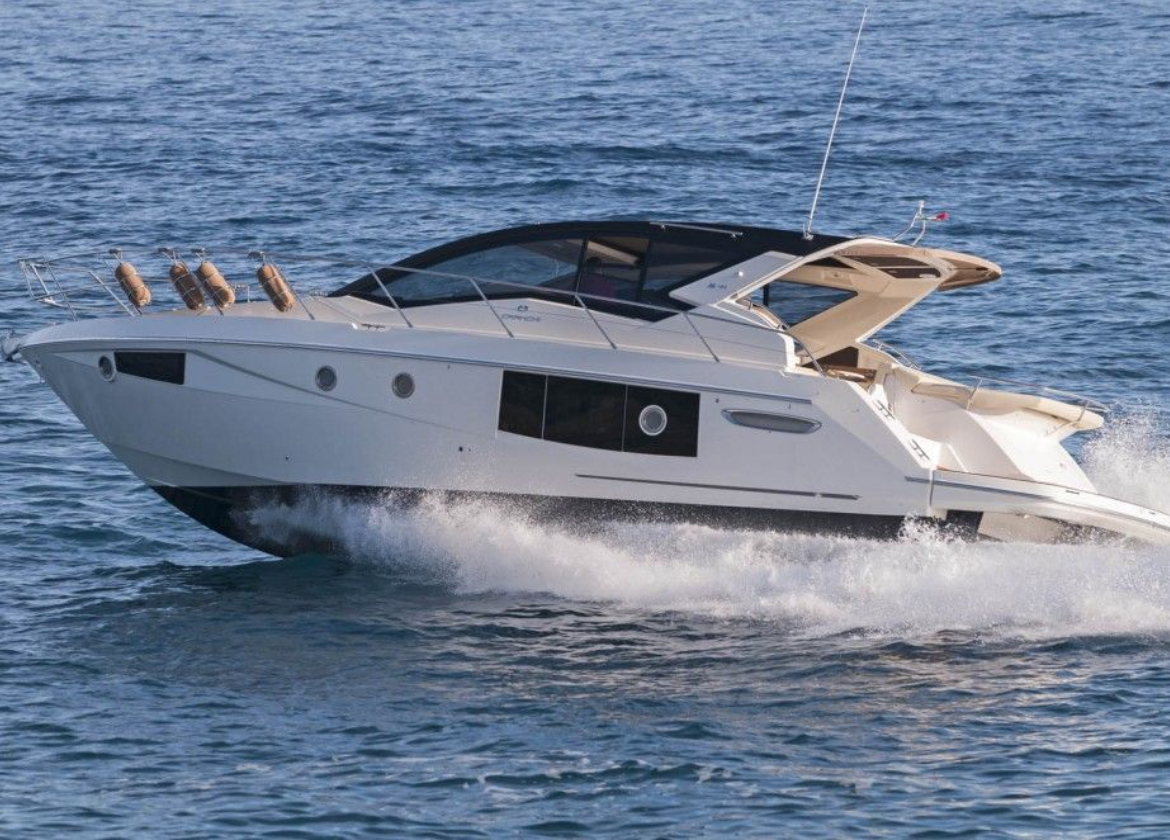 charter yacht cranchi m44ht Mallorca