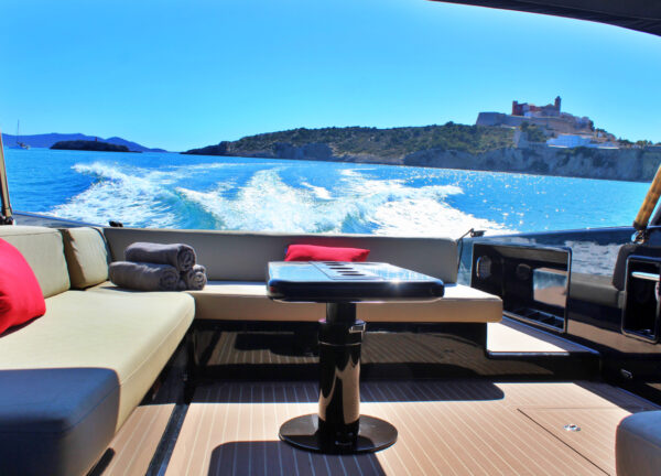 charter yacht van dutch 40 alchemist lounge