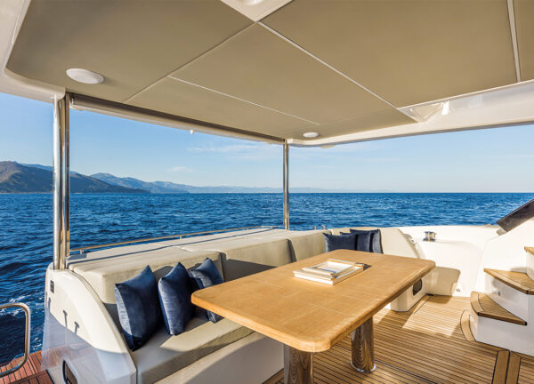 charter yacht absolute62fly outdoor dining