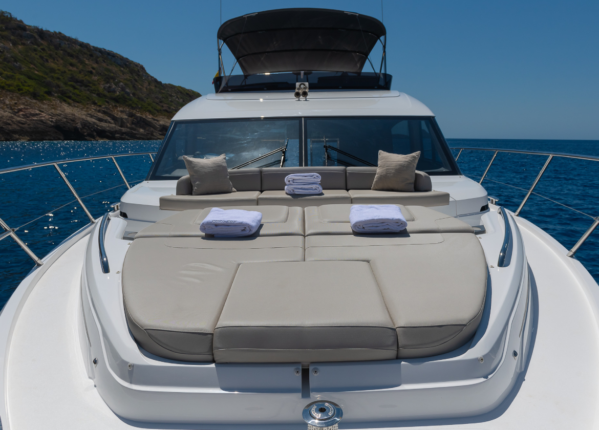 yacht princess f55 seven sunLounger