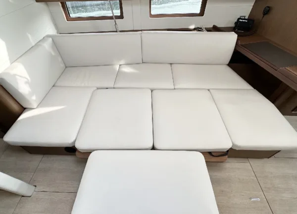 sailing yacht oceanis 46.1 sophia convertible bed